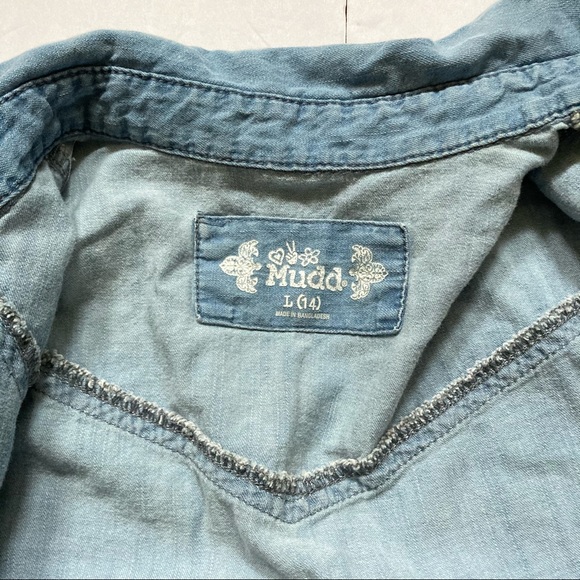 MUDD | Girls Snap Buttons Distressed Jean Shirt - Picture 4 of 6